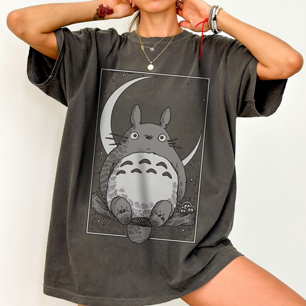 Totoro Sleep Shirt – Cozy Ghibli T-Shirt 100% Cotton for Anime and Nature Lovers